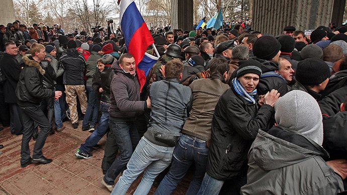 UPDATE. Aproximativ 10.000 de manifestanţi proruşi s-au reunit la Doneţk