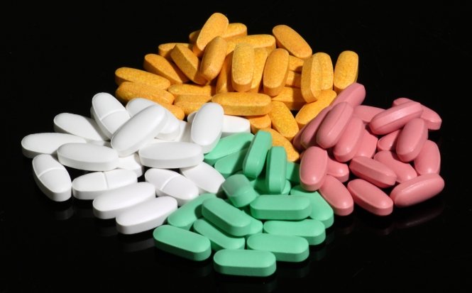 Medici şi farmacişti, acuzaţi de trafic cu medicamente pentru bolnavii de cancer