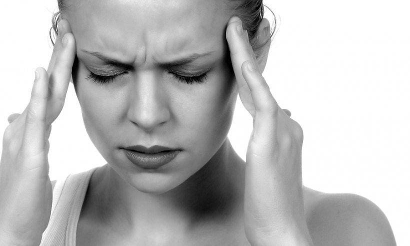 Ai migrene? Rişti să suferi de atac vascular silentios