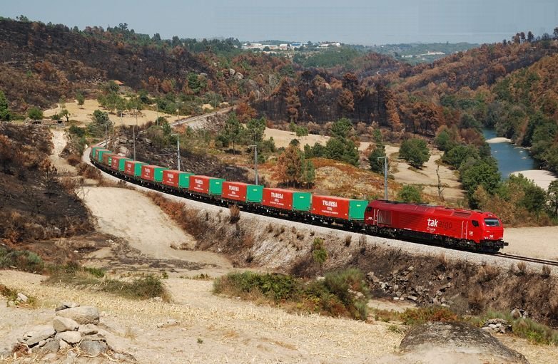 Trafic feroviar perturbat în nordul Portugaliei, în urma deraierii unui tren de marfă