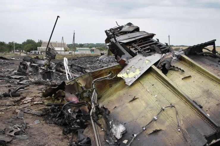 Insurgenţii proruşi susţin că AU GĂSIT cutiile negre ale avionului doborât în Ucraina