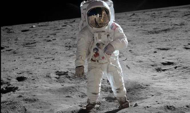 &quot;Un pas mic pentru om, un salt uriaş pentru omenire&quot;.  Se împlinesc 45 de ani de când omul a păşit prima oară pe Lună