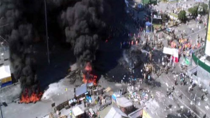 Confruntări violente în centrul Kievului. Activiştii din stradă au dat foc baricadelor şi se bat cu poliţiştii (VIDEO)
