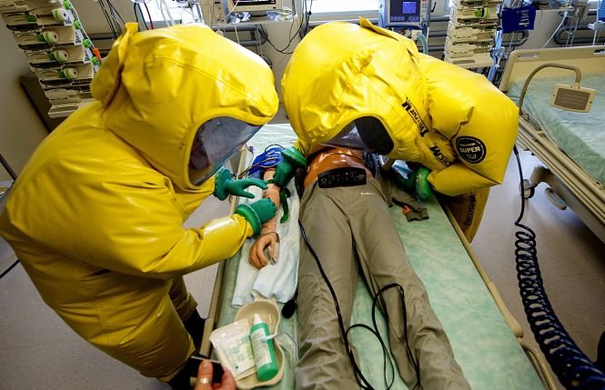 Un britanic care prezenta simptome de Ebola a murit în Macedonia