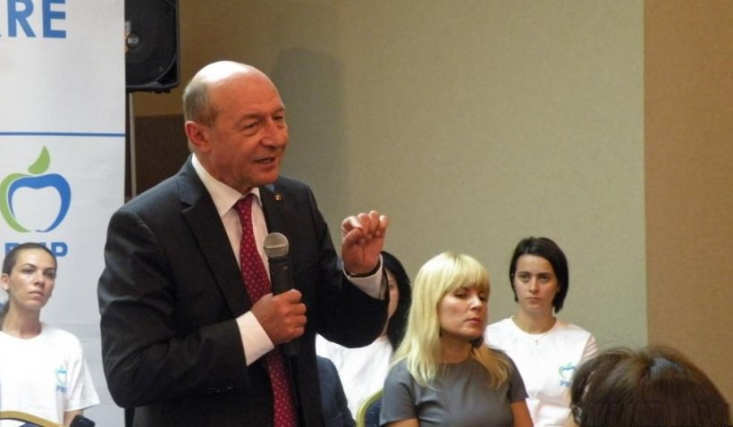 Băsescu: Pe Udrea o susţin din convingere. Nu mă treceţi în categoria naivilor care cred că poate câştiga alegerile prezidenţiale 
