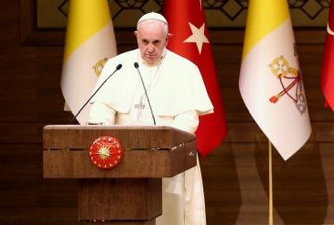 Moment istoric la Istanbul. Papa Francisc s-a întâlnit cu Patriarhul Ecumenic de Constantinopol, Bartolomeu Întâi