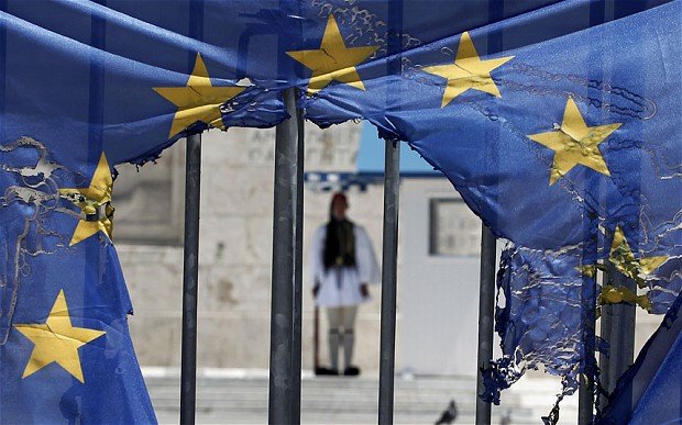 Ce se întâmplă acum în Grecia după ce Tsipras anunţă &quot;eliberarea&quot; de sub măsurile impuse de UE: &quot;S-au prăbuşit&quot;