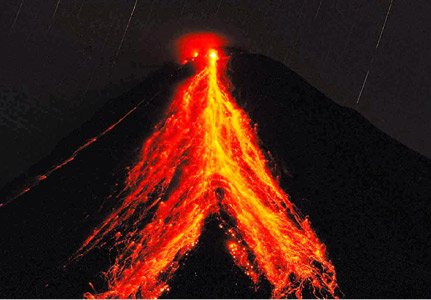 Trei erupţii în doar 24 de ore. Vulcanul colima face spectacol în Mexic