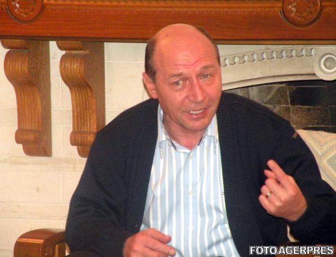Băsescu a semnat contractul cu RAAPPS pentru preluarea vilei în care a locuit Mioara Roman