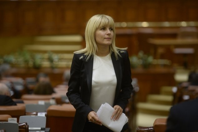 &quot;Elena Udrea, ultima persoană după Traian Băsescu ce s-ar putea plânge de ABUZURILE JUSTIŢIEI&quot;. Blonda, taxată dur de colegi