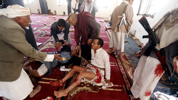 Atacuri TERORISTE la două moschei din capitala Yemenului, soldate cu zeci de morţi şi sute de răniţi (VIDEO)