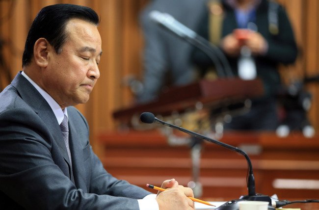 Scandal de corupţie la nivel înalt, în Coreea de Sud. Premierul Lee Wan-koo şi-a anunţat demisia