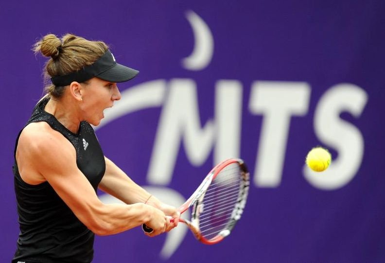 Simona Halep, eliminată de Caroline Wozniacki în semifinale la Stuttgart