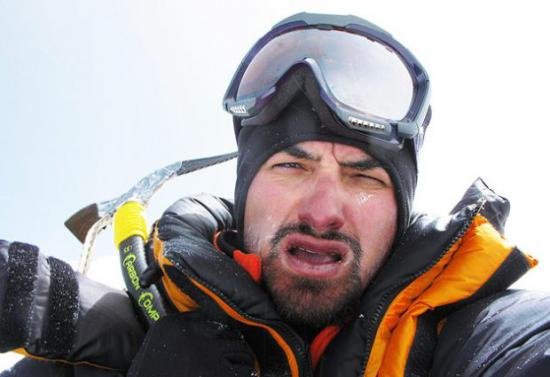 Alpinistul Alex Găvan anunţă evacuarea tuturor celor blocaţi în tabăra 1 de pe Everest