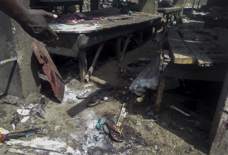 Peste 30 de morţi într-un atentat sinucigaş comis de două adolescente la o moschee din Nigeria 