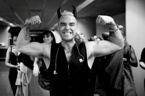 O lecție de televiziune la concertul lui Robbie Williams