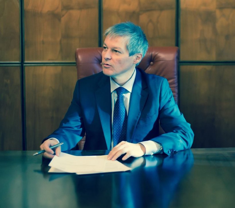 Premierul Dacian Cioloş a convocat o şedinţă informală cu miniştrii