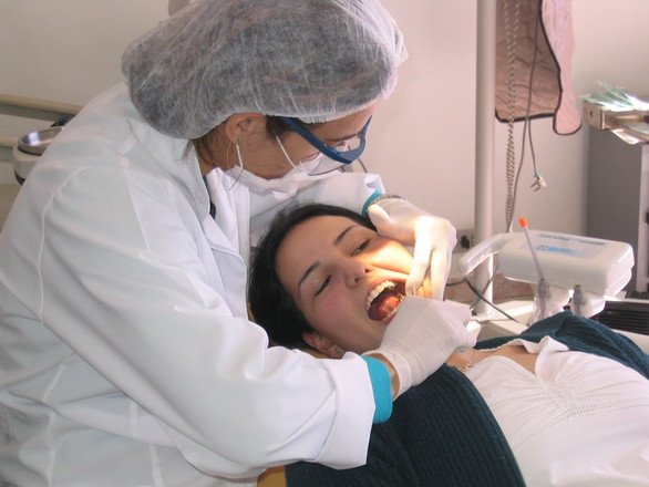 Adio, durere! O nouă tehnică anestezică ar putea înlocui acul dentistului