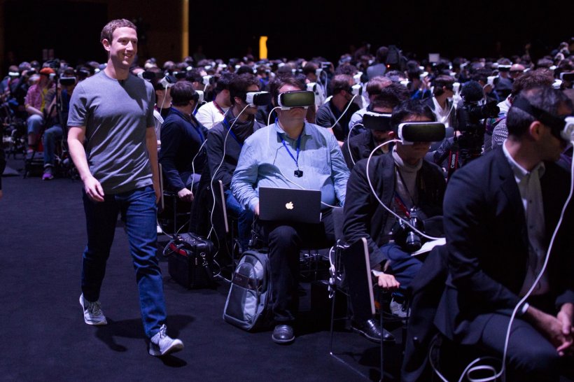 Facebook anunță intrarea în era &quot;realității virtuale&quot;