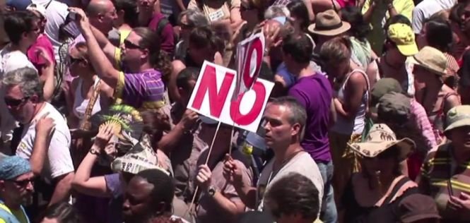 Mișcarea „indignaților” ocupă străzile: Mii de tineri din Spania denunță măsurile de austeritate