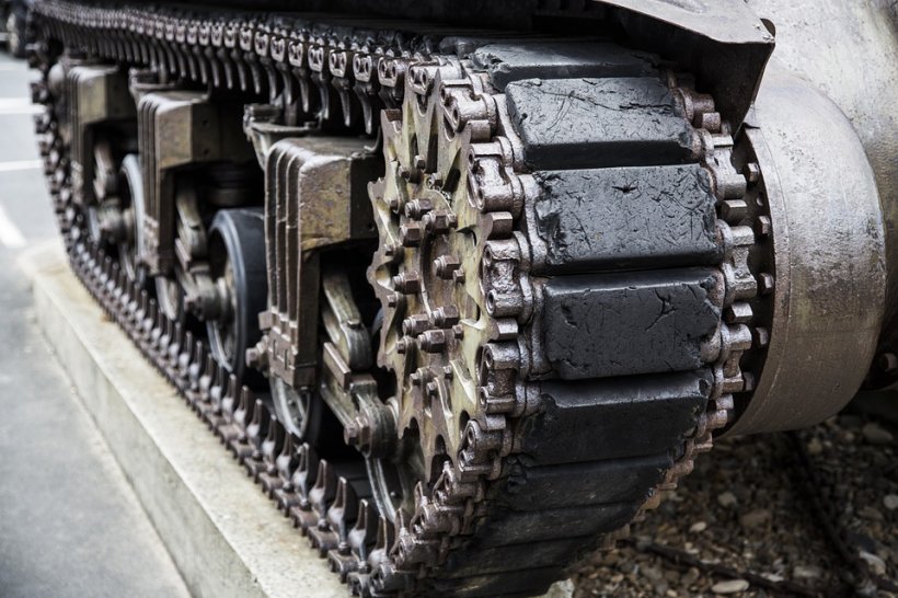 Rusia mobilizează infanterie și tancuri la frontiera cu Ucraina