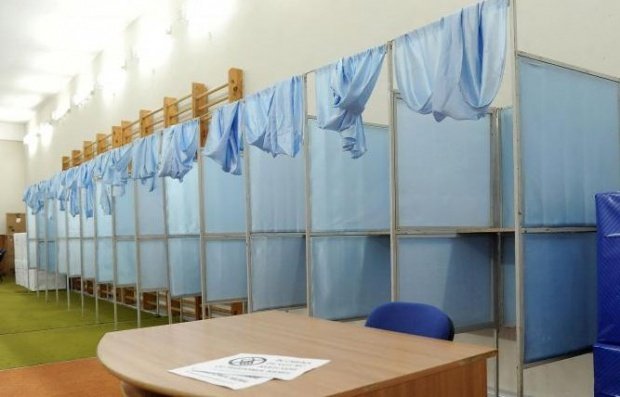 INCIDENTE LA VOT în Vaslui. Preşedintele unei secţii de votare a plecat cu ștampila de control