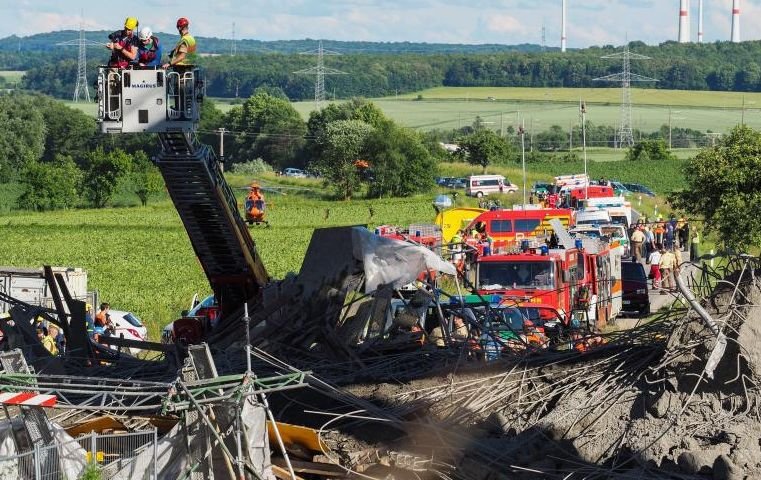 Un pod rutier s-a prăbușit în Germania