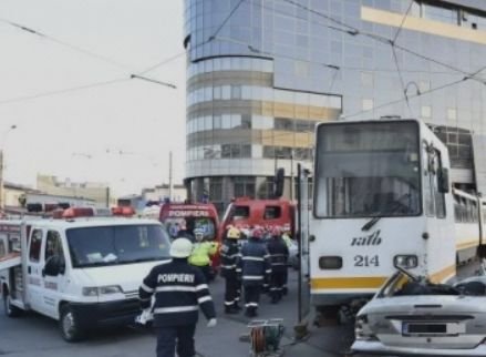 Accident în București. Linia tramvaiului 32, blocată