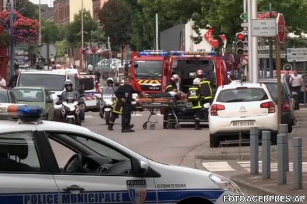 Surse: Unul dintre atacatorii din biserica din Franța era inculpat pentru legături cu terorismul