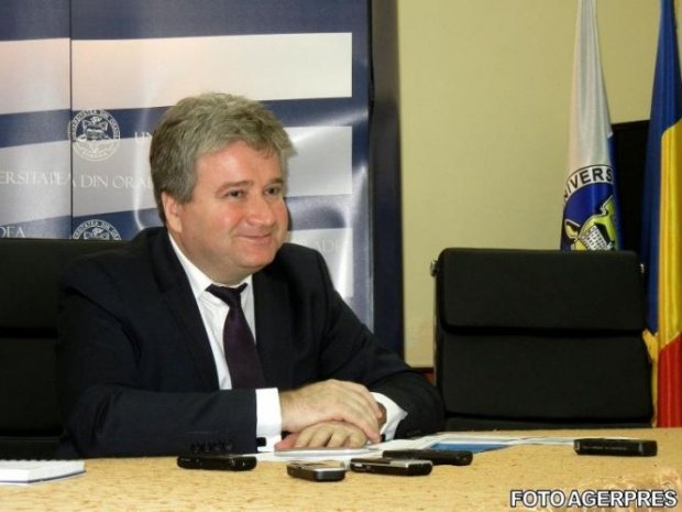 Rectorul Universității din Oradea, Constantin Bungău, a fost trimis în judecată