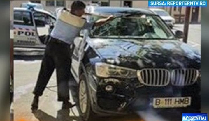 Polițist local surprins în timp ce spală de zor mașina șefului: ”Sunt și cadre care trebuie puse la treabă”