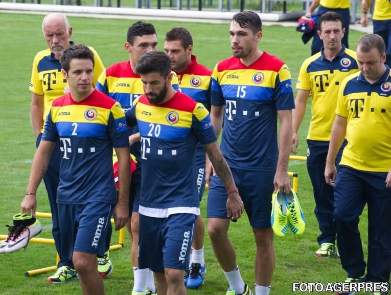 Fotbaliștii români au fost jefuiţi în Kazahstan! 12 jucători s-au trezit fără bani şi obiecte personale de valoare 