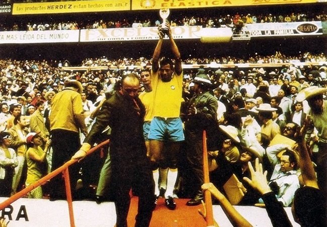 A murit Carlos Alberto, legendă și căpitan al Braziliei la Cupa Mondială din 1970