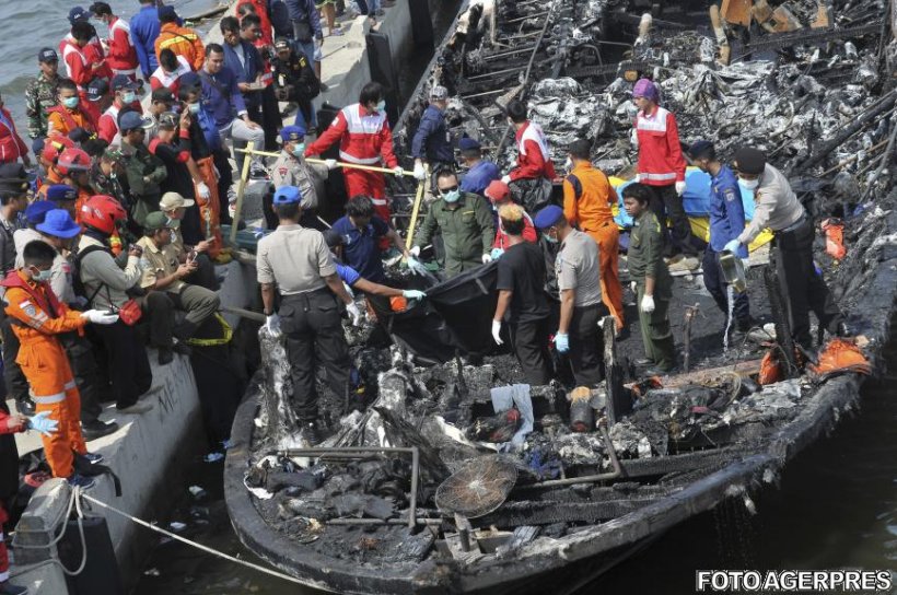 Peste 23 de oameni au ars de vii pe un vapor - VIDEO înfiorător