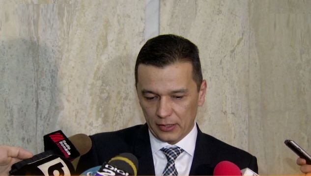 Sorin Grindeanu, după ce a fost prins fumând în biroul lui Dragnea: ”Îmi este foarte greu să respect legea, dar o respect!”