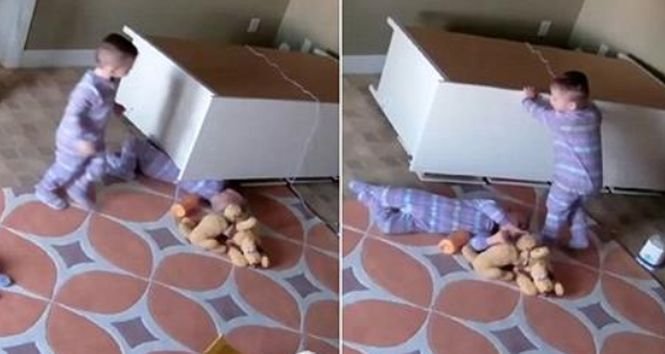 Un copil de doar doi ani a fost strivit de un dulap. Ce a făcut apoi fratele său geamăn e uluitor- VIDEO