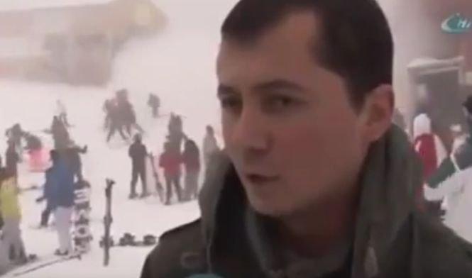 O avalanșă a fost filmată în timpul unui interviu. Cum a reacționat un manager de hotel când a văzut oamenii înghițiți de zăpadă - VIDEO