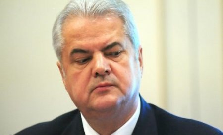 Adrian Năstase, ipoteze-șoc despre Iohannis: violare de domiciliu sau abuz în serviciu