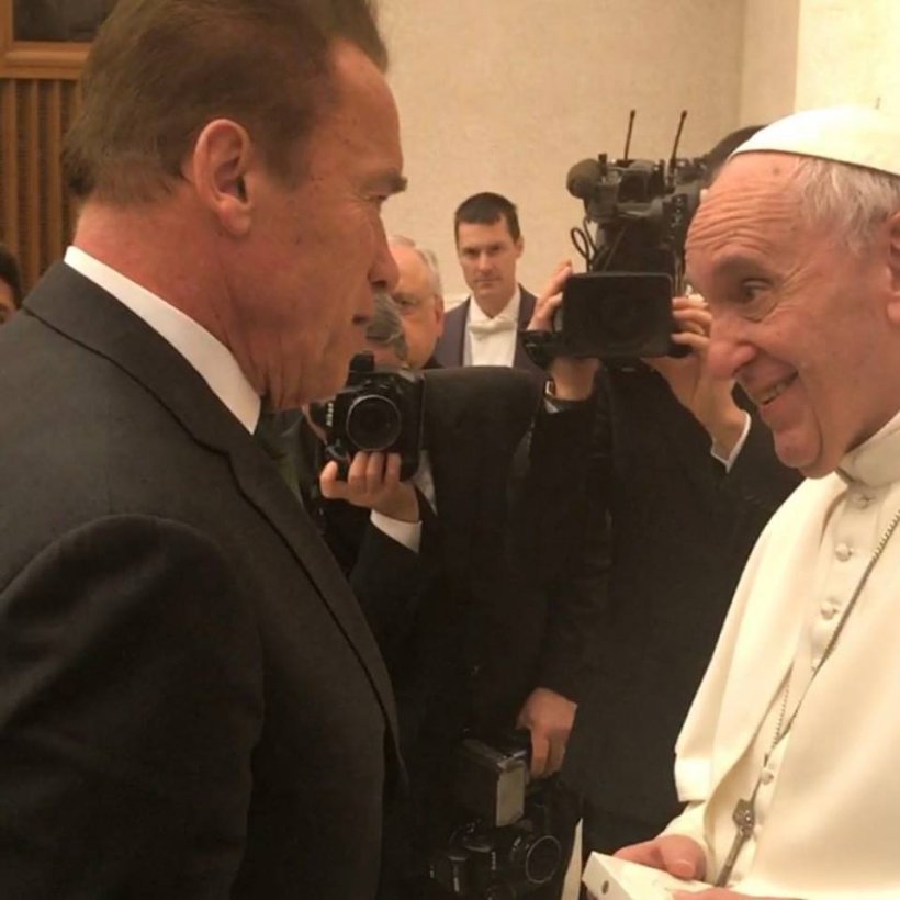 Arnold Schwarzenegger, față în față cu Papa Francisc. Ce mesaj a transmis actorul 