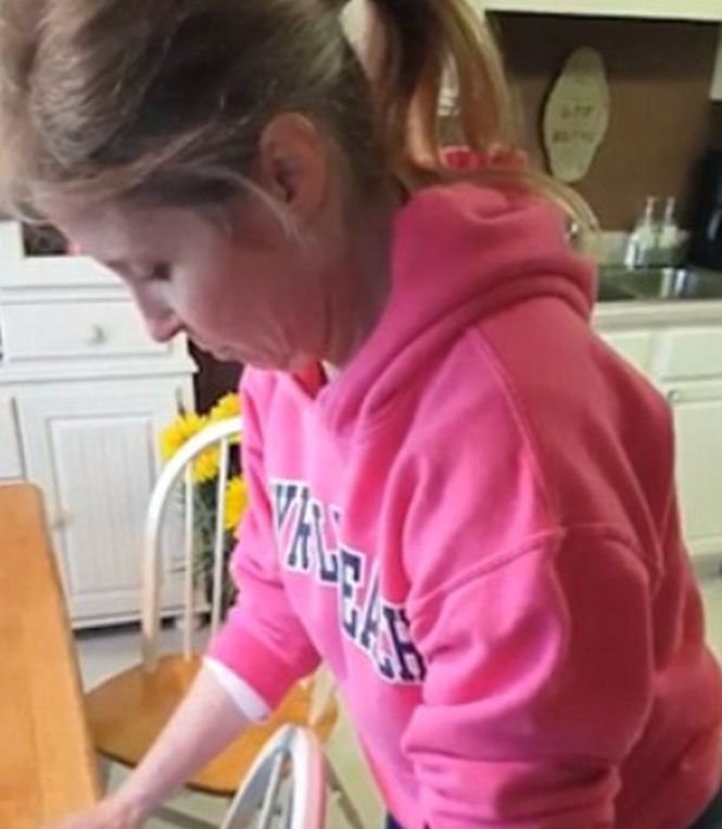 O femeie a strigat de 24 de ori „O, Doamne!” Vestea dată de fiica ei a făcut-o să plângă - VIDEO