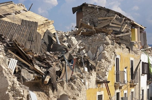 Lista blocurilor din Bucureşti pe care Securitatea a refuzat să le consolideze după cutremurul din '77. Clădirile se pot prăbuşi la un viitor cutremur