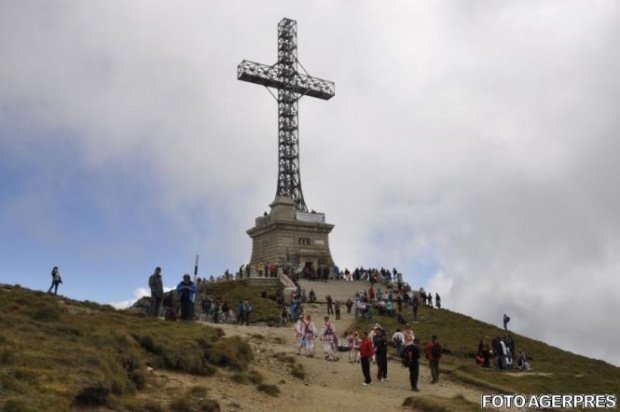 Crucea de pe Caraiman intră în reparații