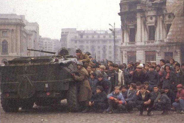 Documente clasificate privind Revoluţia din 1989, trimise Parchetului