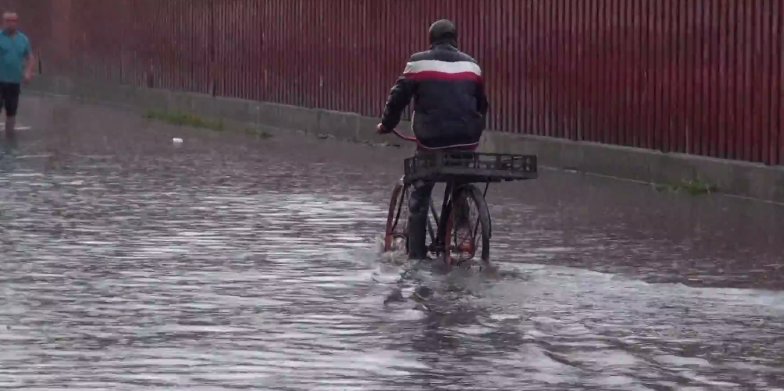 Inundațiile au făcut ravagii în Moldova. Două persoane au murit, în urma unei viituri din Bacău - VIDEO