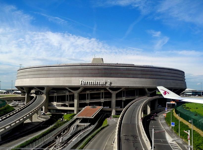 Panică la Paris: Pachet suspect pe aeroportul Charles de Gaulle 534