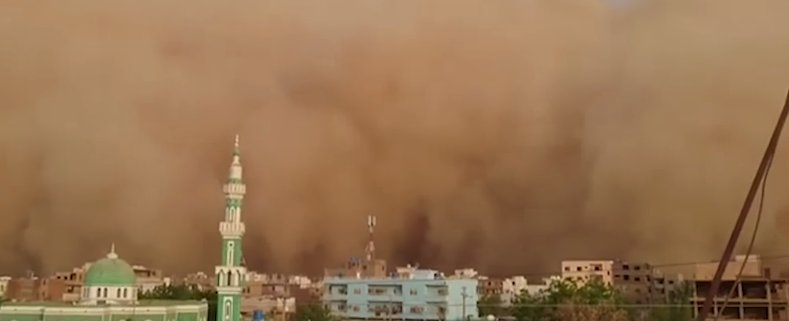Un oraș întreg a fost înghițit de o furtună de nisip. Ce riscă cei care se aventurează pe străzi - VIDEO