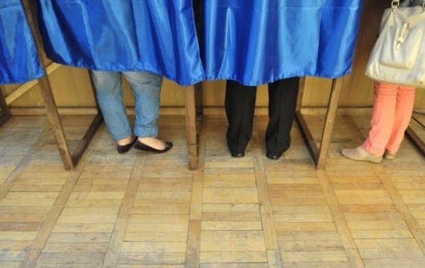 Alegeri locale parțiale Maramureș.  Prezenţa la vot până la ora 17,00 a fost de 32,88% pentru oraşele Baia Sprie şi Ulmeni 