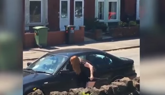 Scene șocante. Cum s-a gândit o femeie să se răzbune pe iubitul infidel - VIDEO