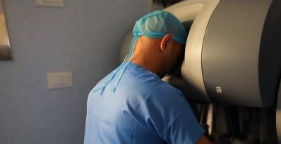 Chirurgia robotică, recuperare ușoară și mai puțină durere