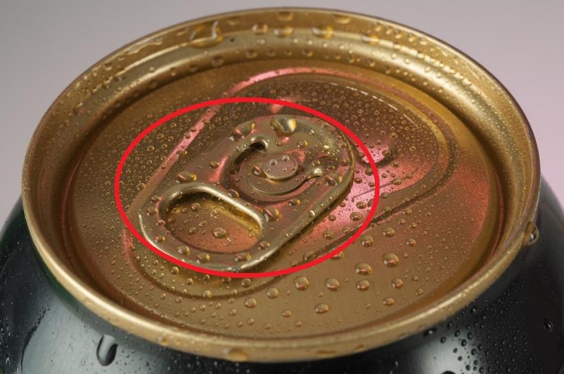 La ce este bună cheiţa de la doza de bere sau de suc. N-o aruncaţi, e utilă